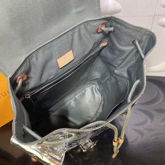 LV專櫃新款男包 路易威登Christopher小號雙肩包 M41379銀色亮面 LV Mirror Mirror 膠囊系列男士後背包  ydh4317